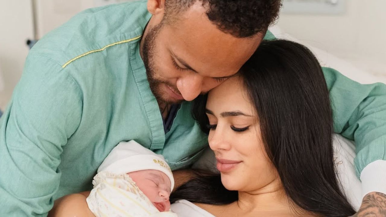 Bruna Biancardi e Neymar Jr. anunciam o nascimento da filha Mel | Reprodução/ Instagram/@brunabiancardi