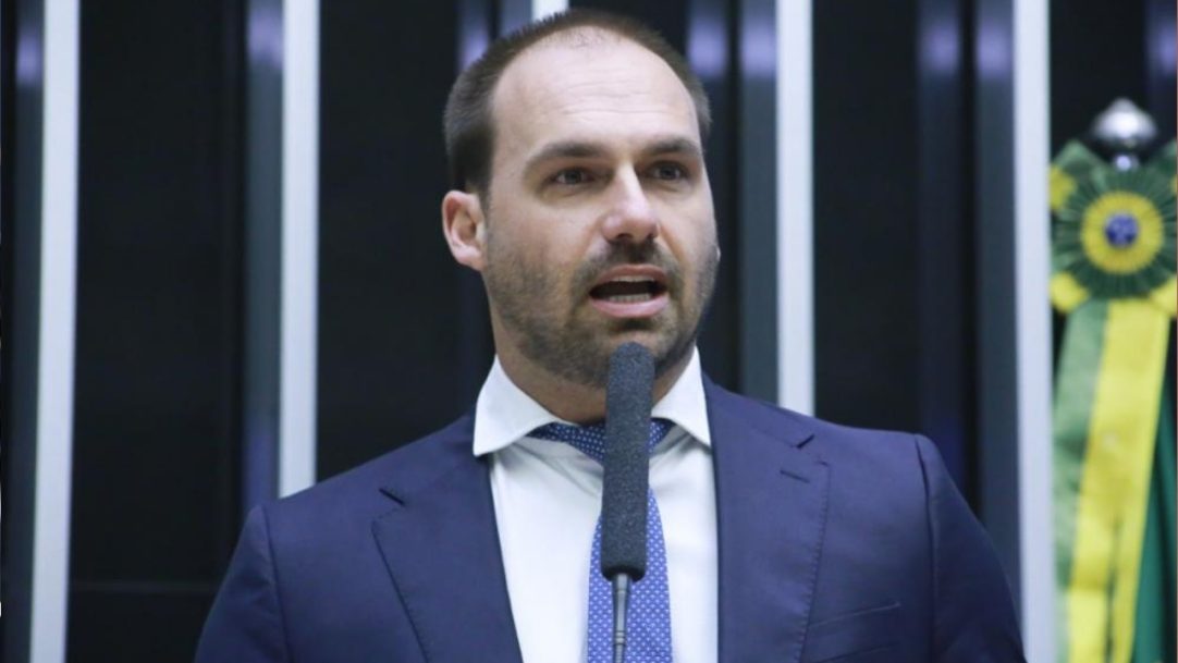 Eduardo Bolsonaro revela participação em reuniões e sanções dos EUA contra autoridades brasileiras