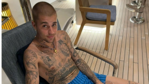 Justin Bieber surpreende com álbum “SWAG” e lidera paradas internacionais