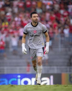 Cruzeiro empata em casa com o CRB em noite de destaque do goleiro alvirrubro