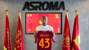 Clube italiano apresenta Wesley e mira futuro com zagueiro brasileiro