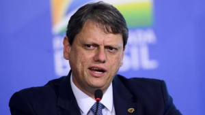 Tarcísio nega pedido ao STF para Bolsonaro negociar tarifa com Trump e vira alvo de investigação