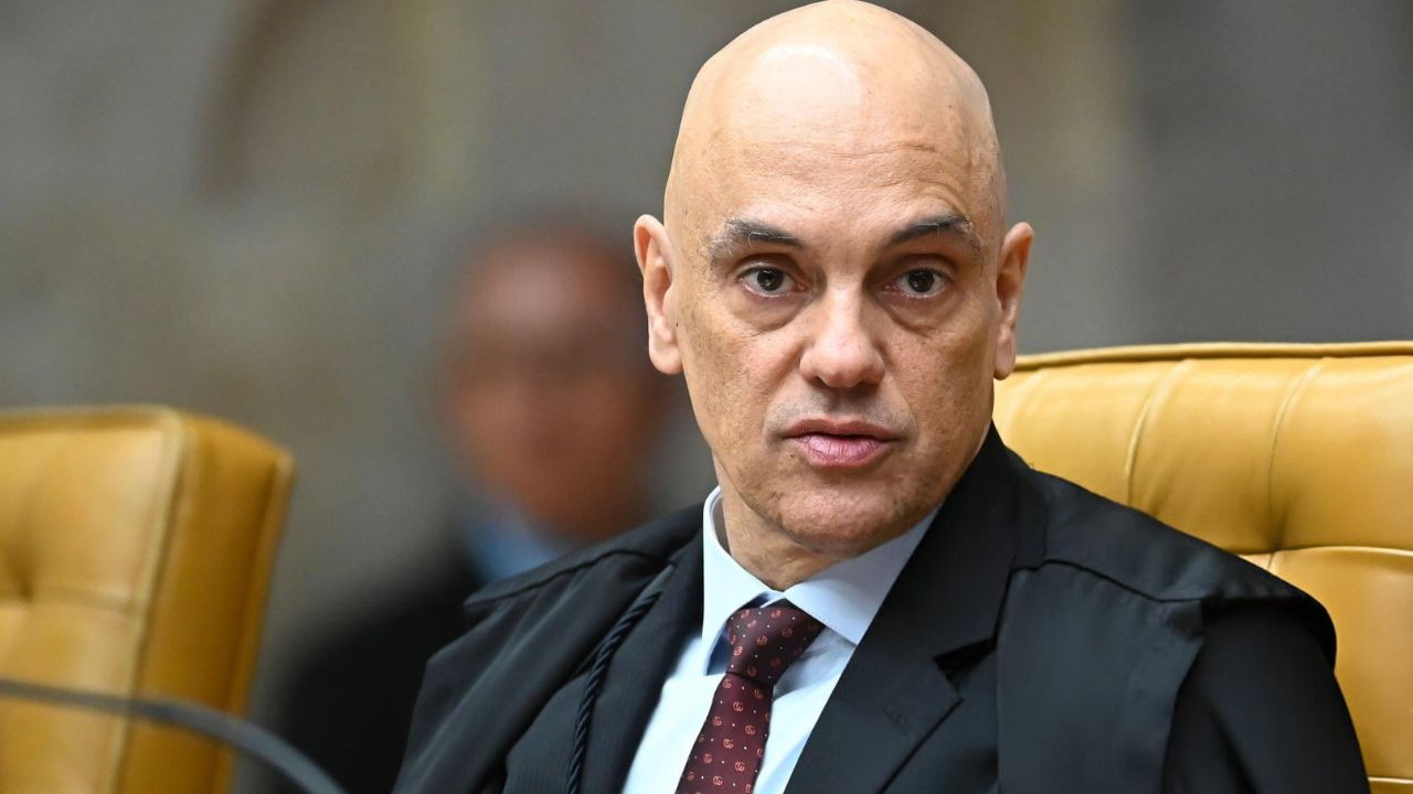 Moraes afirma que não vai “recuar nem um milímetro” em julgamento de Bolsonaro
