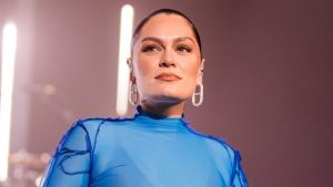 Jessie J confirma presença no The Town com show acústico