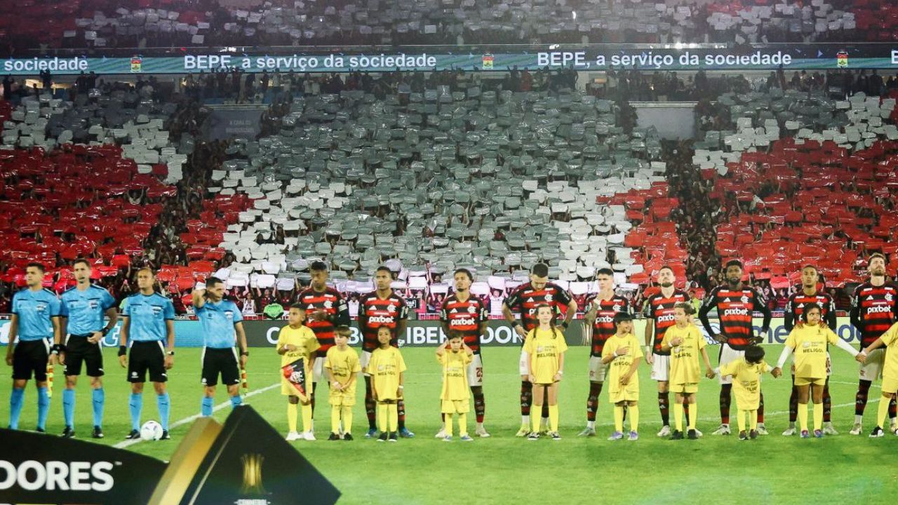 Time do Flamengo em campo | Reprodução/X/@Flamengo