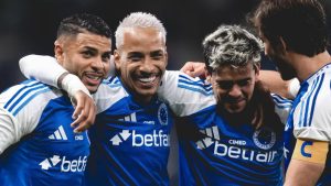 Com show de Matheus Pereira, Cruzeiro derruba invencibilidade do Botafogo no Nilton Santos