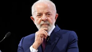 Lula defende cautela em resposta a tarifa de Trump e reforça soberania brasileira