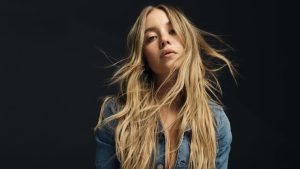 American Eagle se defende após repercussão negativa de campanha com Sydney Sweeney
