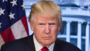 Trump ameaça impor mais tarifas a países que taxarem big techs