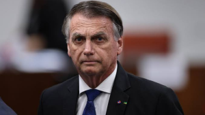 Alexandre de Moraes determina depoimento de Bolsonaro em 48 horas após relatório da PF