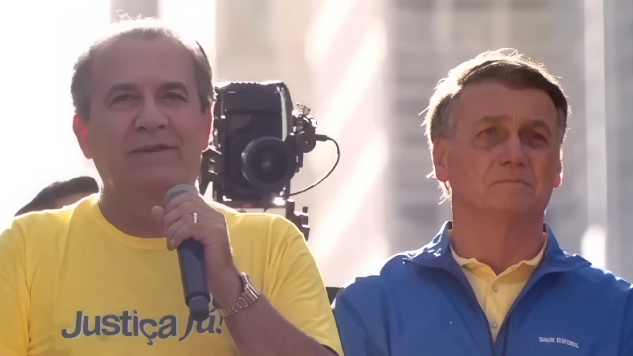 Bolsonaro descumpre medidas do STF sob orientação de Silas Malafaia