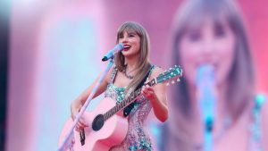 Taylor Swift se emociona ao relembrar recuperação de seu catálogo musical