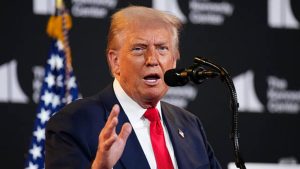 Trump aumenta pressão sobre Venezuela com envio de mais um navio e submarino nuclear