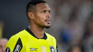 John não é relacionado para Bragantino x Botafogo; veja lista completa