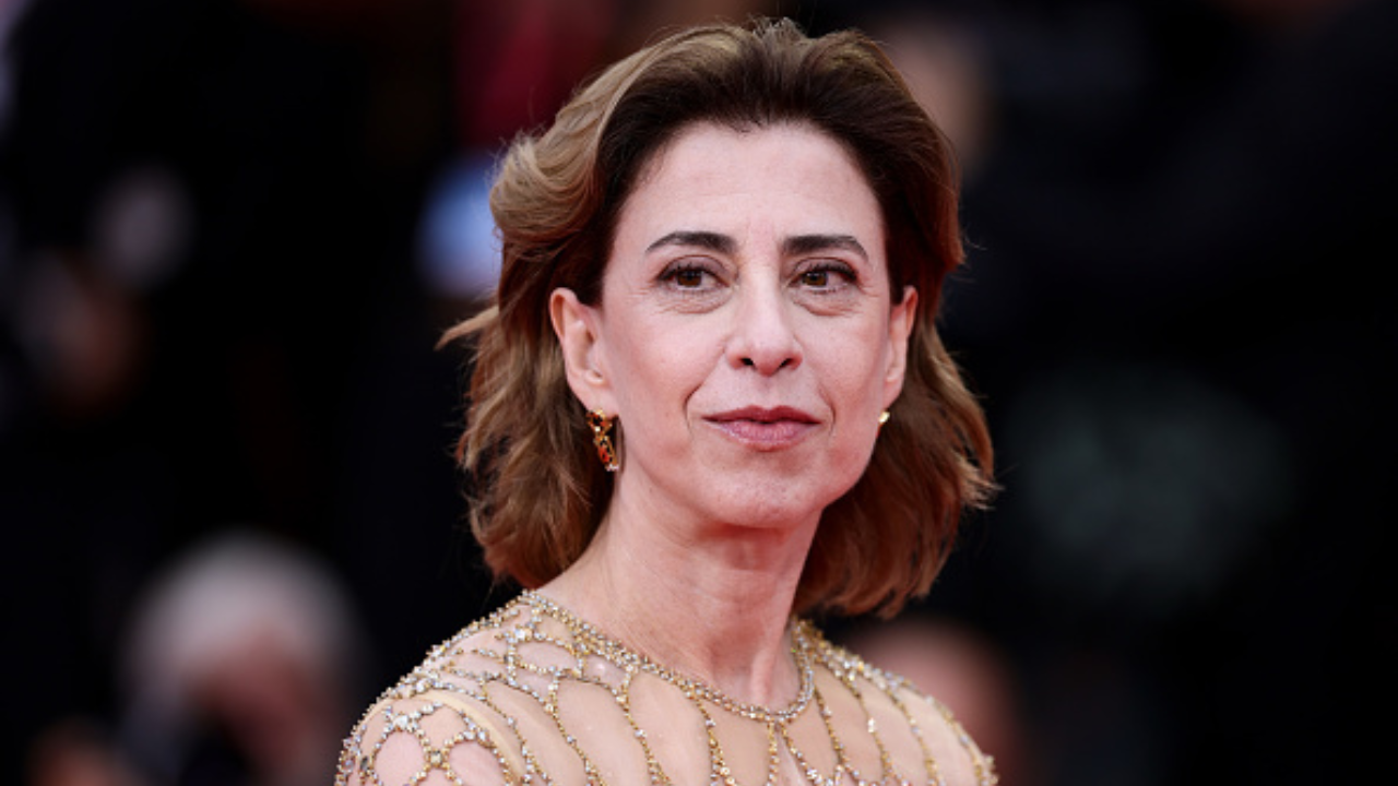 Fernanda Torres como júri no 82º Festival Internacional de Cinema de Veneza l Reprodução/Andreas Rentz/Getty Images Embed