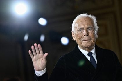 Giorgio Armani morre aos 91 anos (Reprodução/Julien de Rosa/AFP)