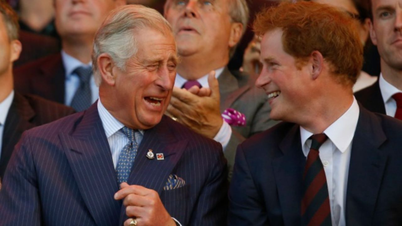 Príncipe Harry e rei Charles III têm encontro privado após longo período de afastamento