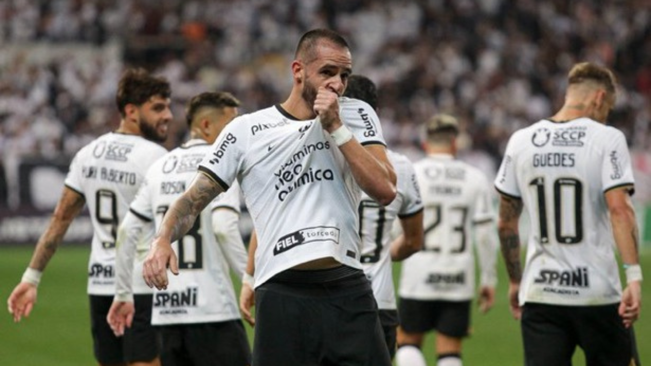 Renato Augusto em jogo pela última passagem pelo Corinthians | Reprodução/X/@pedrolorenzott
