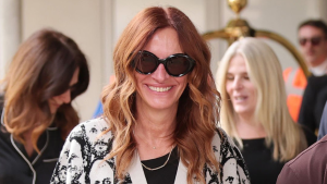 Julia Roberts usa óculos da brasileira Lapima durante o 82º Festival de Cinema de Feneza