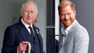 Regras e protocolos marcam encontro do Príncipe Harry com o pai, o Rei Charles