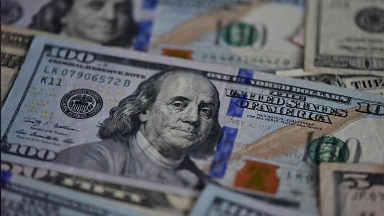 Dólar em queda pode impulsionar importação no Brasil | Reprodução/ CFOTO/Future Publishing/Getty Images embed