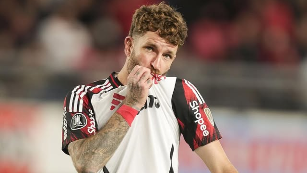 Léo Pereira afirma que juiz tentou atrapalhar pênalti