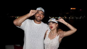 “É diferente chamá-la de minha noiva”, diz Travis Kelce sobre Taylor Swift