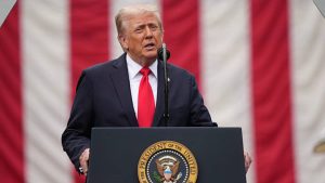 Trump pede tarifaço de 100% da União Europeia contra China e Índia