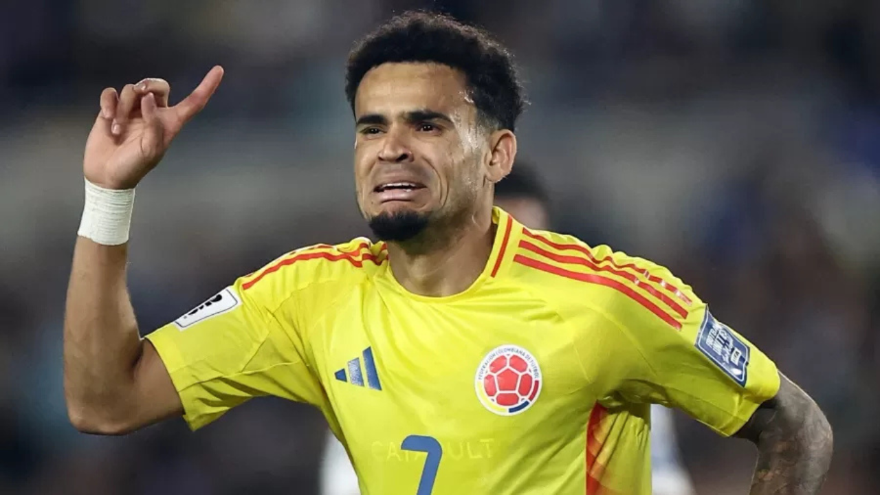 Luis Díaz comemora gol em partida das Eliminatórias | Reprodução/ Agustin Marcarian/ AFP