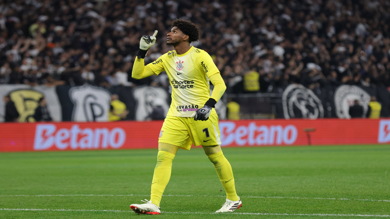Hugo Souza em atuação ontem | Reprodução/Instagram/@corinthians