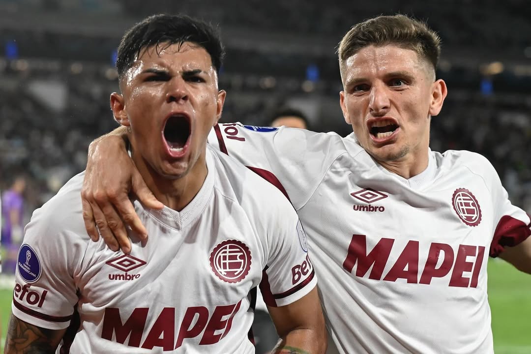 Dylan Aquino, jogador do Lanús