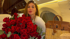 Virginia Fonseca chama atenção com fotos de biquíni e recebe curtida de Vini Jr