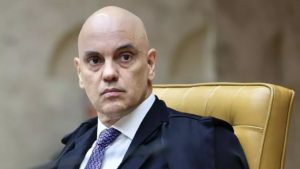 Bolsonaro: Alexandre de Moraes deixa claro que não cederá as pressões