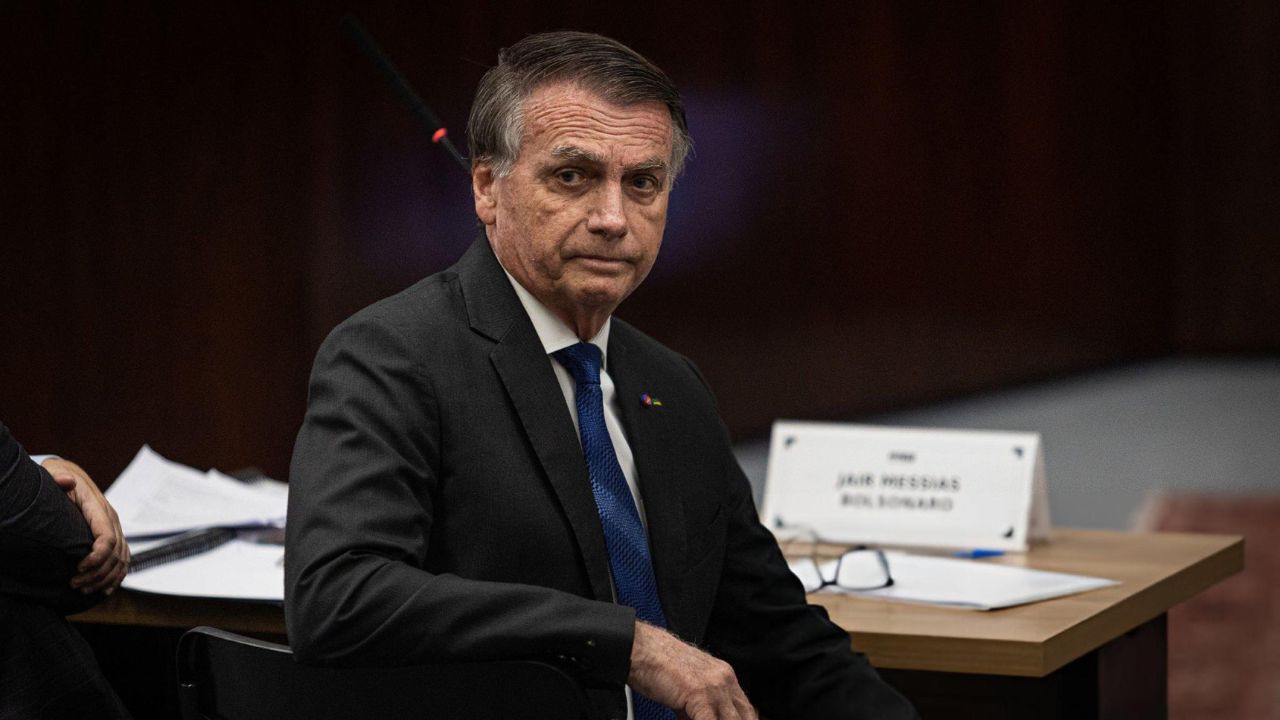 Condenação de Bolsonaro ganha destaque na imprensa internacional