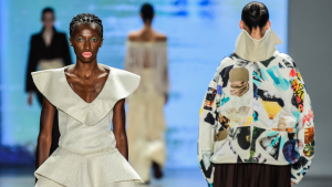 SPFW: Alunos periféricos do Cria Costura estreiam com 27 looks inspirados no balé