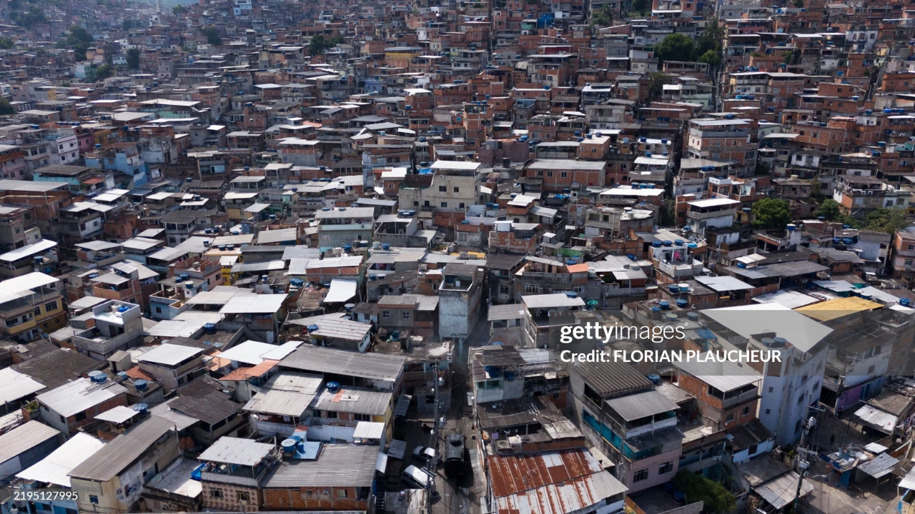 Complexo do Alemão | Reprodução/Florian Plaucheur/Getty Images