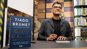 Autor best-seller e uma das vozes mais influentes em espiritualidade aplicada ao cotidiano, Tiago Brunet reúne mais de 500 pessoas no lançamento de seu mais novo livro Autor best-seller e uma das vozes mais influentes em espiritualidade aplicada ao cotidiano, Tiago Brunet reúne mais de 500 pessoas no lançamento de seu mais novo livro