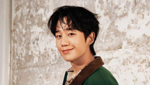 Tommy Hilfiger recebe Jung Hae In em sua campanha de outono 2025, ‘The Hilfiger Racing Club’