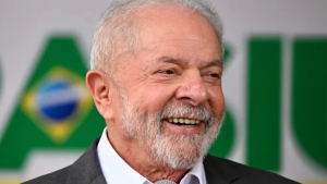 Lula reúne ministros e cobra respostas após tragédia em megaoperação Lula reúne ministros e cobra respostas após tragédia em megaoperação