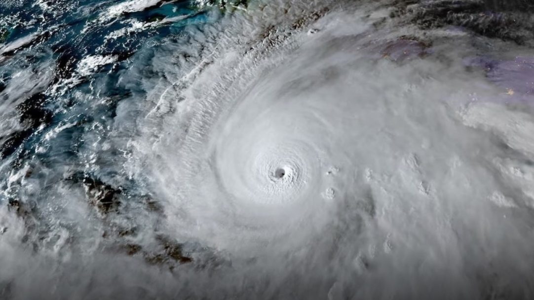 Furacão Melissa avança com ventos de quase 300 km/h