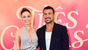 Clima de romance! Sophie Charlotte e Xamã confirmam relação com beijos no tapete vermelho