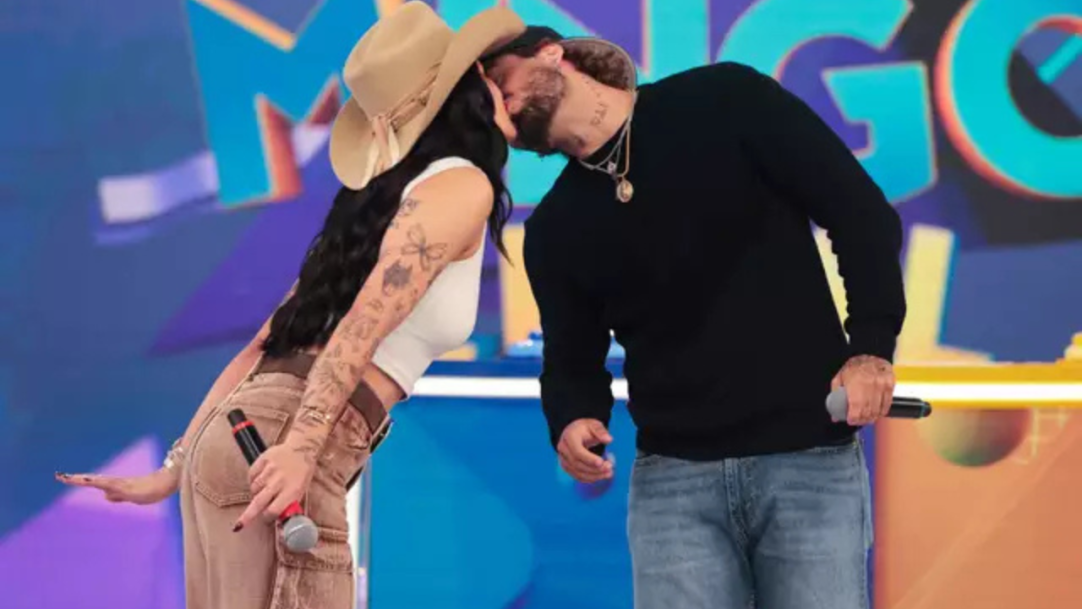 Ana Castela curte domingo com os pais e Zé Felipe