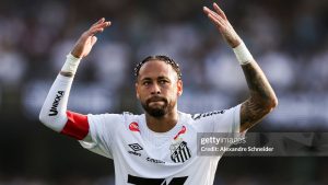 Neymar treina com bola e retorno ao Santos fica próximo Neymar treina com bola e retorno ao Santos fica próximo