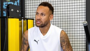 Neymar critica arbitragem após derrota do Santos para o Vitória