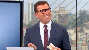 Rodrigo Bocardi processa a Globo e rebate motivo de demissão