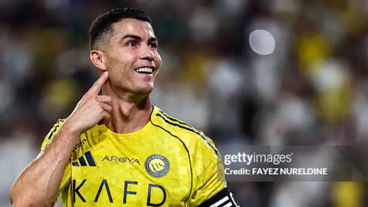 Cristiano Ronaldo se torna o primeiro jogador de futebol bilionário da história
