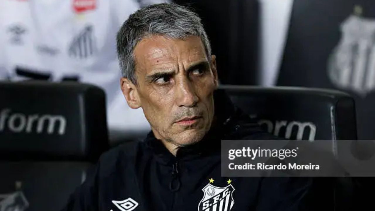 Juan Pablo Vojvoda, técnico do Santos | Reprodução/ getty images embed/
Ricardo Moreira