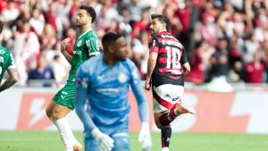 Flamengo e Palmeiras farão sétima final entre brasileiros na Libertadores Flamengo e Palmeiras farão sétima final entre brasileiros na Libertadores
