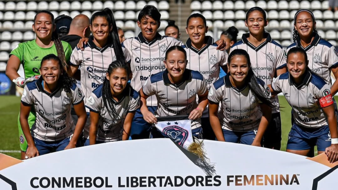 Pai cria time de futebol para a filha ter oportunidade de jogar e disputa Libertadores