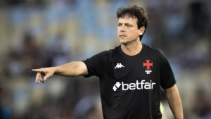 Diniz aproveita pausa da Data Fifa para repensar o ataque do Vasco e situação de Vegetti